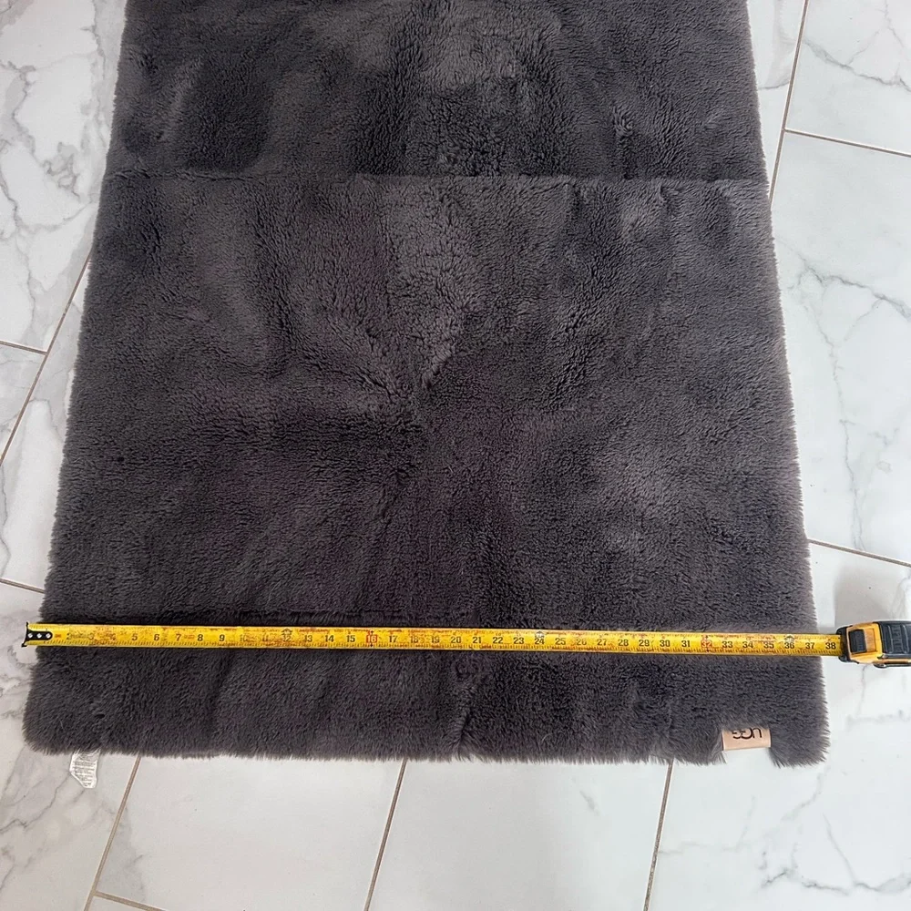 UGG Gray faux fur rug